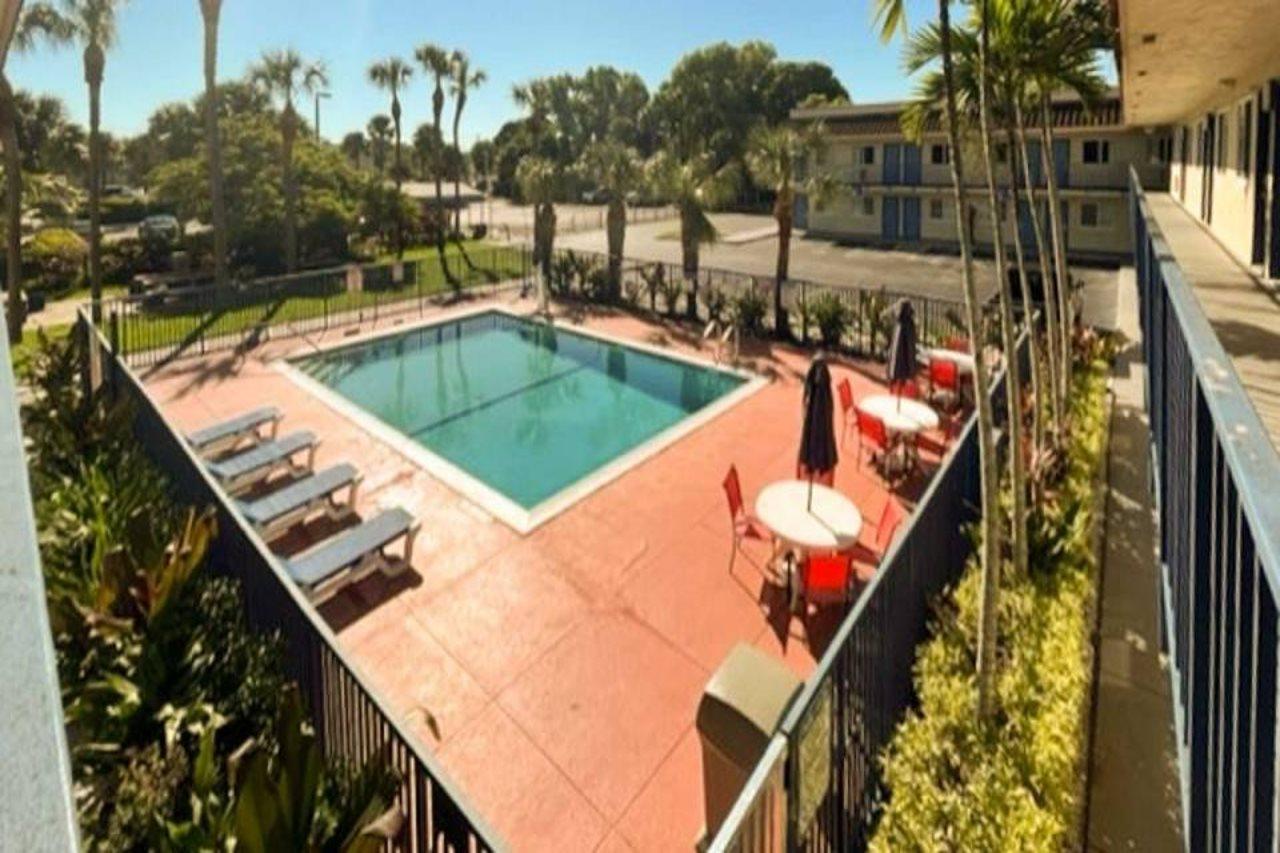 Motel 6 Riviera Beach Fl ภายนอก รูปภาพ