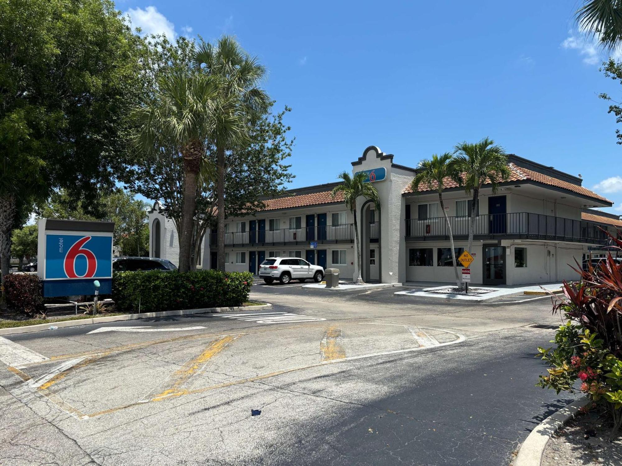 Motel 6 Riviera Beach Fl ภายนอก รูปภาพ